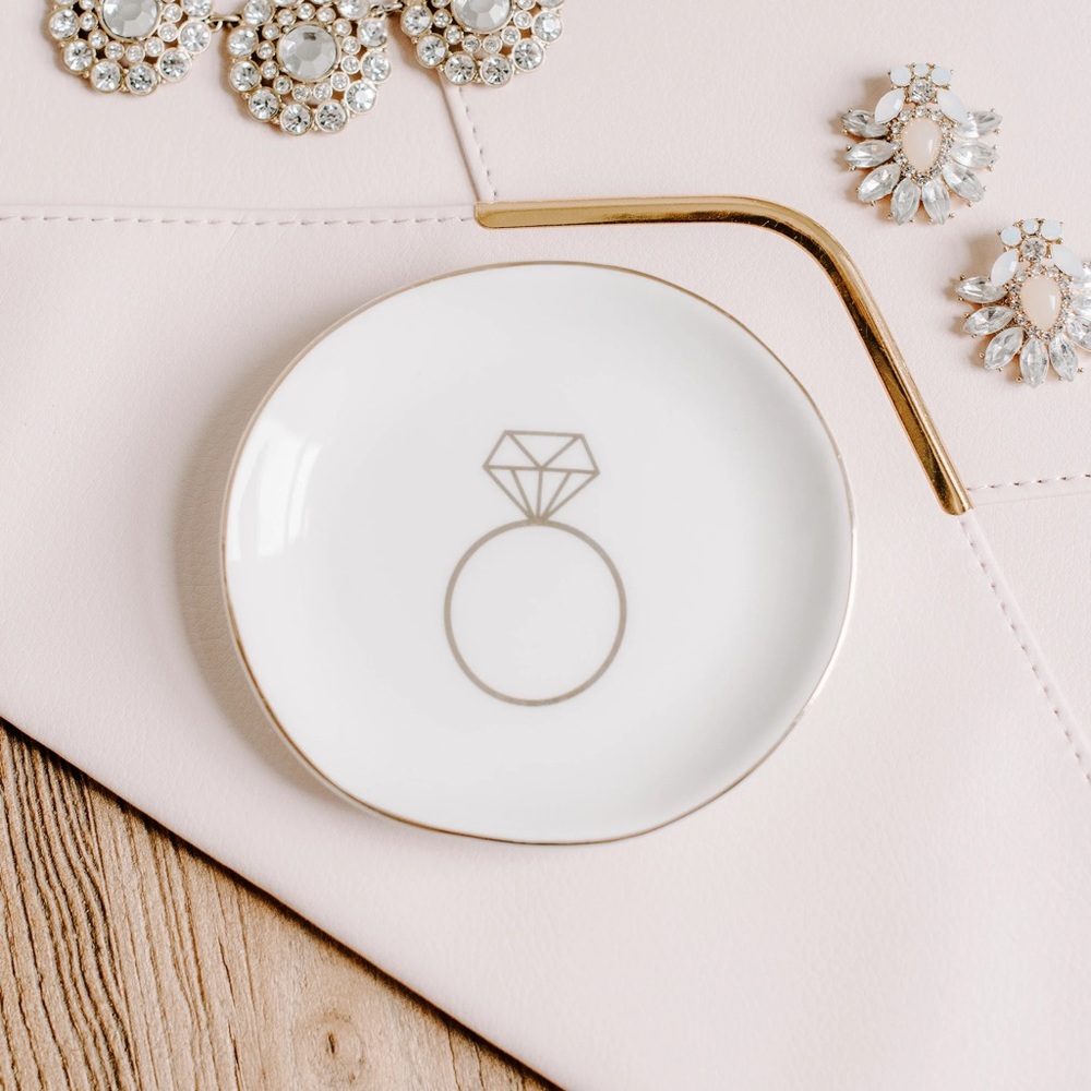 ENGAGEMENT RING JEWELRY DISH - Picture 2 of 4